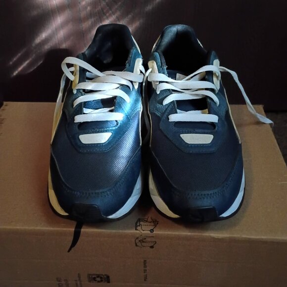 Puma - Picture 2 of 3